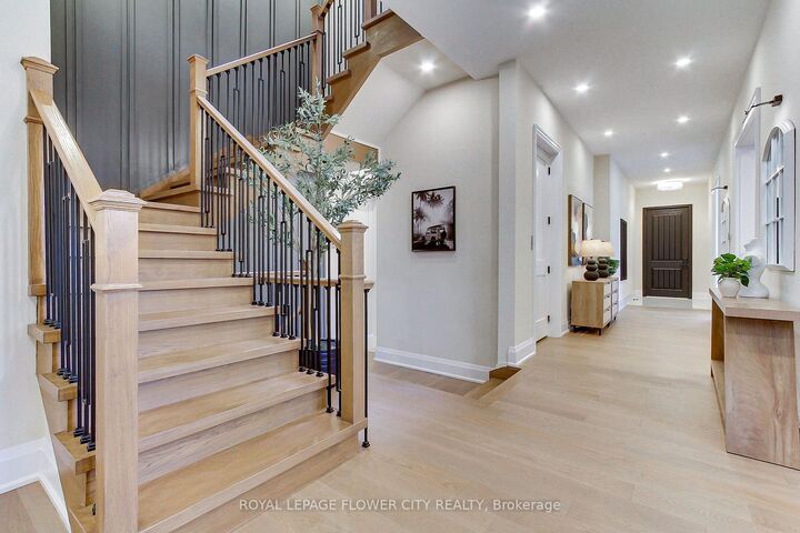 Property Photo: 140 Hillmount Avenue ON M6B 1X8