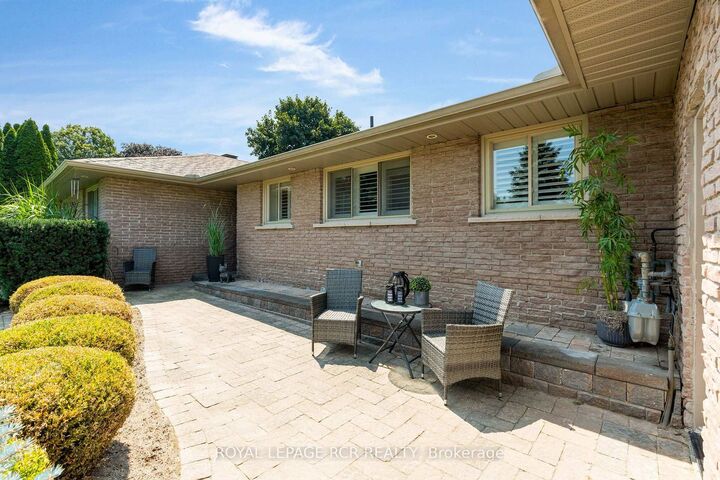 Property Photo: 20 Douglas Drive ON L9R 1J9