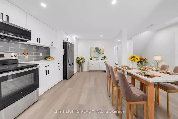 Property Photo:  124 Church Street 1  ON N2G 2S4 