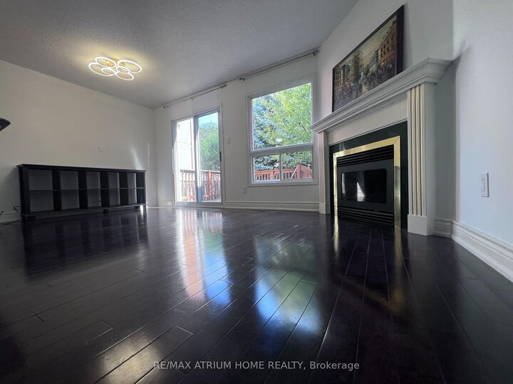 Property Photo: 18 Breezeway Crescent ON L4S 1V7