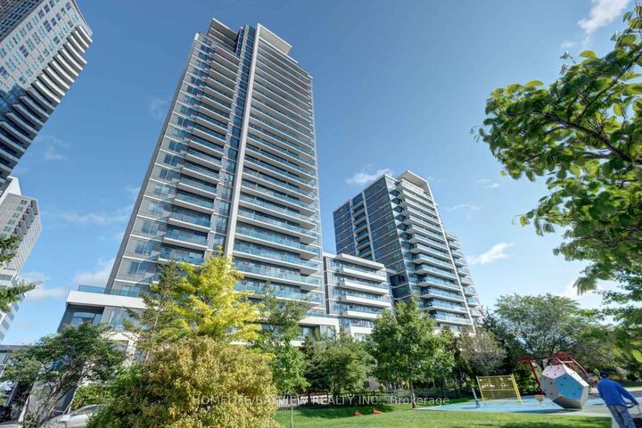 Property Photo:  7165 Yonge Street 2403  ON L3T 0C9 