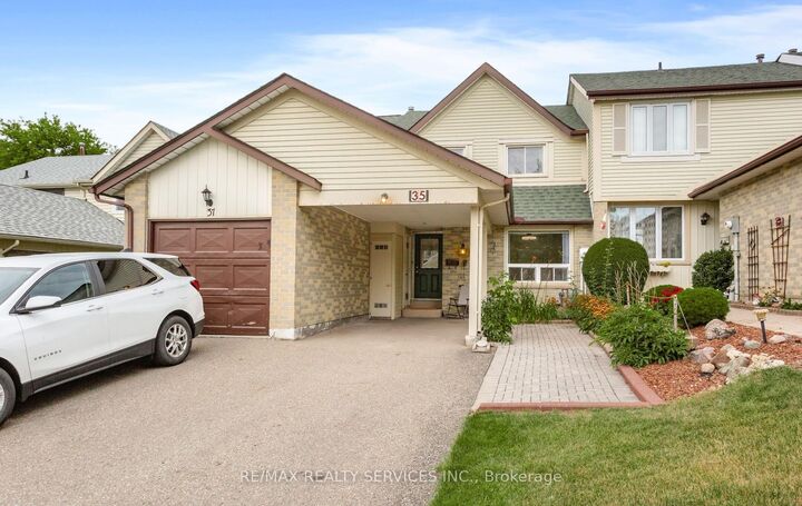 Property Photo:  35 Sparklett Crescent  ON L6Z 1M7 
