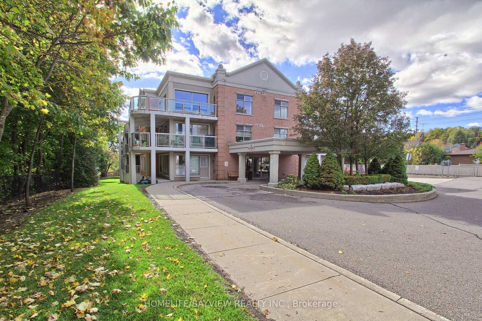 Property Photo:  245 Pine Grove Road 110  ON L4L 2H7 