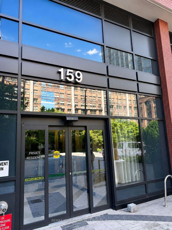 Property Photo:  159 Wellesley Street E 404  ON M4Y 0H5 