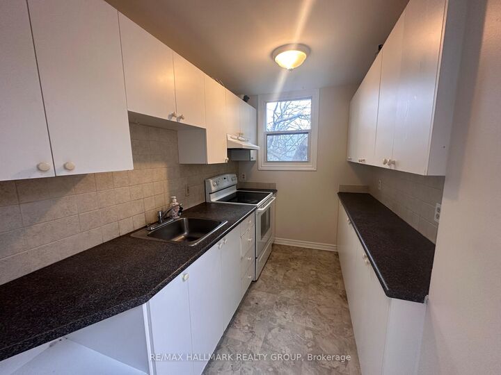 Property Photo: 94 Fairmont Avenue 2 ON K1Y 1X5
