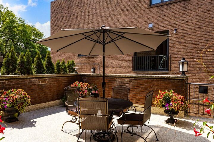 Property Photo: 92 Prue Avenue ON M6B 1R5
