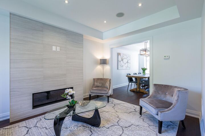 Property Photo: 546 Beresford Avenue ON M6S 3C3