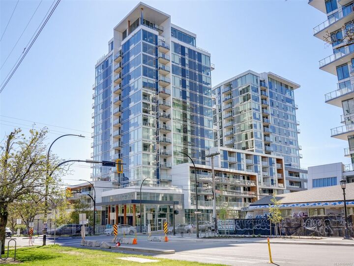Property Photo:  989 Johnson St #813  BC V8V 0E3 