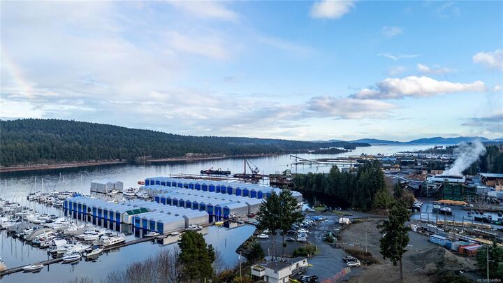 Property Photo: 118 Marina View Dr BC V9G 0C5