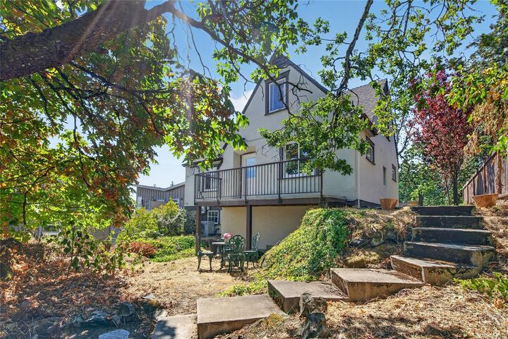 Property Photo: 235 Island Hwy #5 BC V9B 1G3