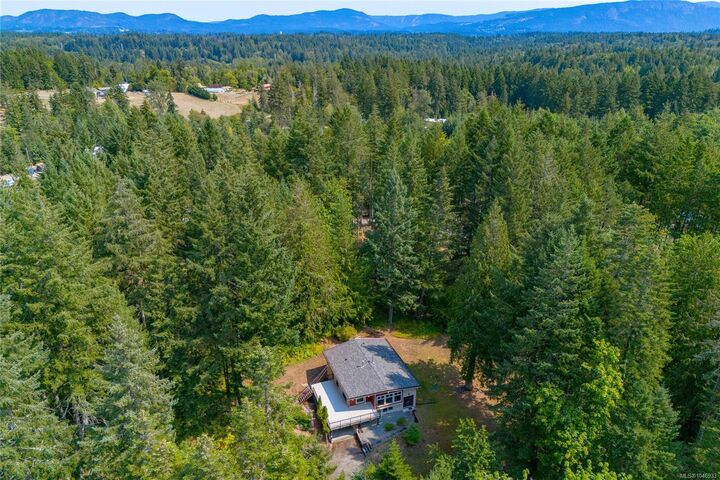 Property Photo: 5385 Winchester Rd BC V9L 6G1