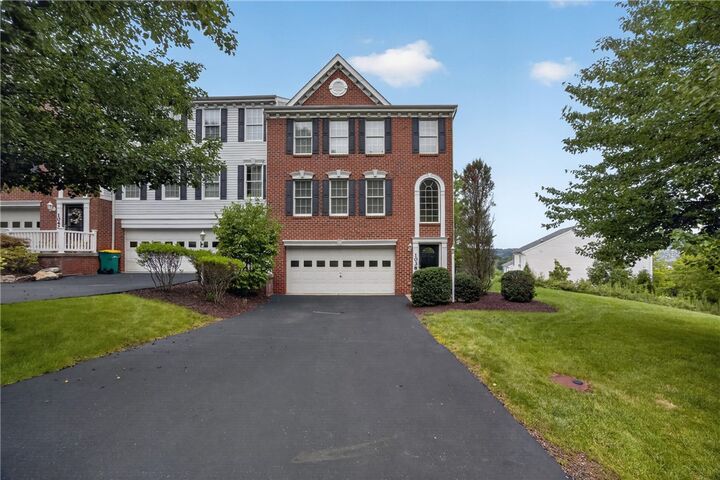 Property Photo:  1038 Woodlawn Dr  PA 15317 