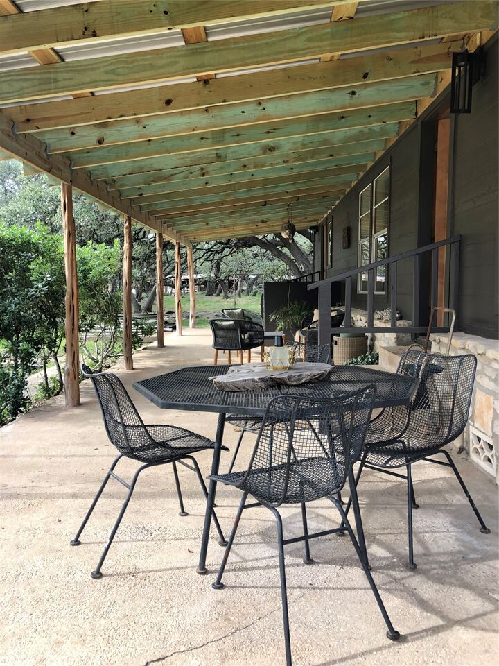 Property Photo: 888 Glenn Crest Drive TX 78606