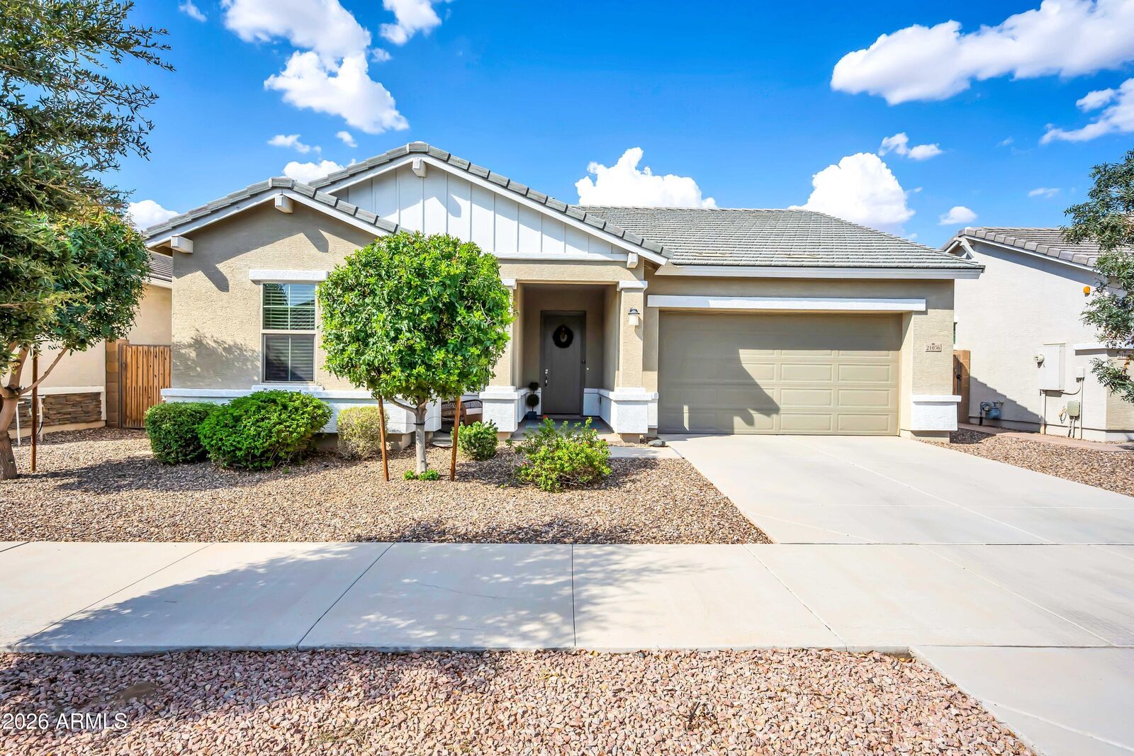 Property Photo:  21056 E Poco Calle --  AZ 85142 