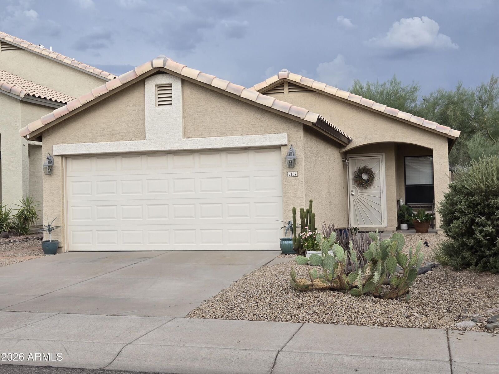 Property Photo: 2157 E Crest Lane AZ 85024