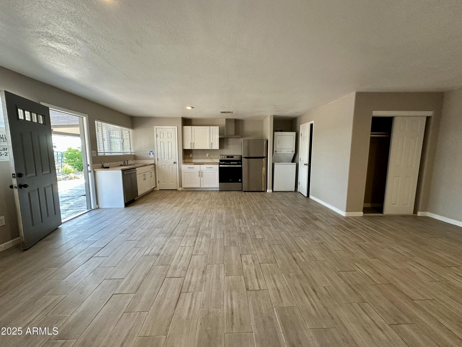Property Photo:  35211 N 49th - Guest House Street Guest H  AZ 85331 