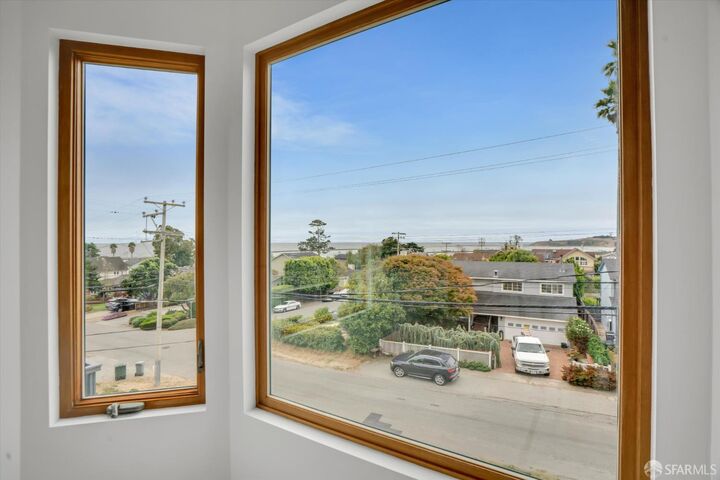 Property Photo:  310 Valencia Avenue  CA 94018 