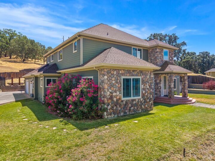 Property Photo:  2485 Appolinaris Drive  CA 95482 