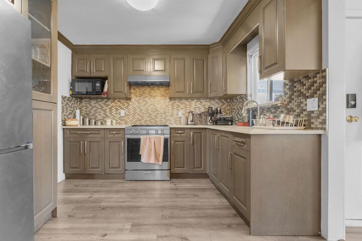 Property Photo: 13430 64 Avenue BC V3W 8V6