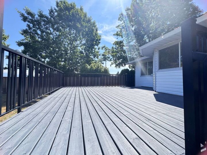 Property Photo:  2309 Kensington Crescent  BC V3C 5N2 