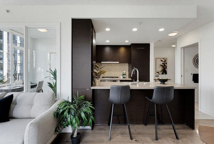 833 Homer Street 708 — photo 1
