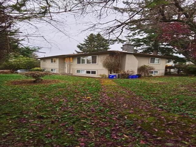 Property Photo:  15622 Thrift Avenue  BC V4B 2M2 