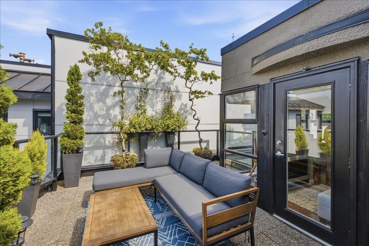Property Photo: 3673 W 11th Avenue 401 BC V6R 2K4