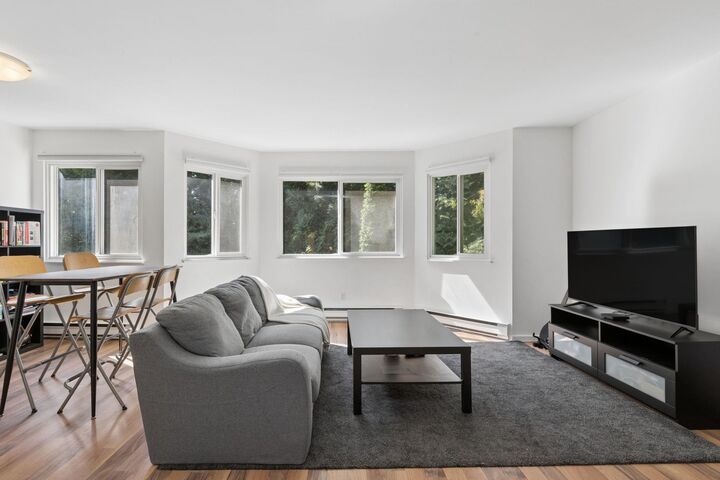 Property Photo: 9880 Manchester Drive 405 BC V3N 4R3