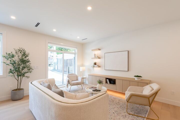 Property Photo: 3615 Turner Street 4 BC V5K 2J2