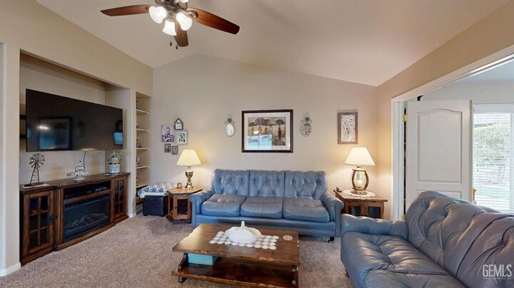 Property Photo: 9815 Bourbon Rose Court CA 93311