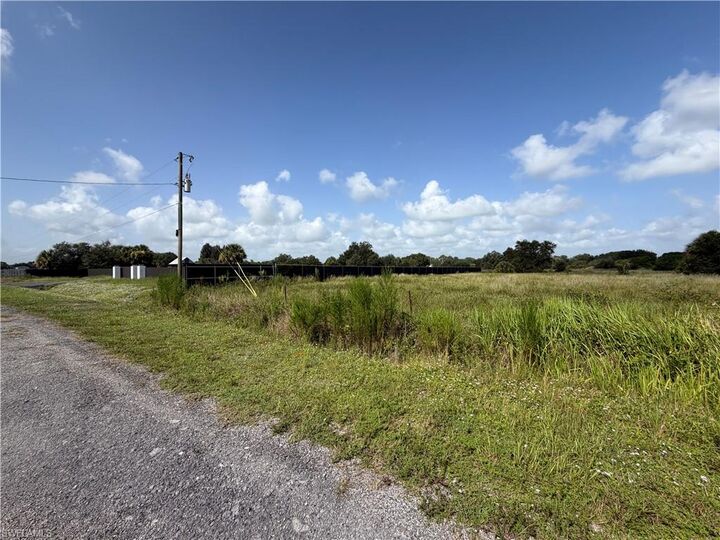 Property Photo:  570 N Fronda St  FL 33440 