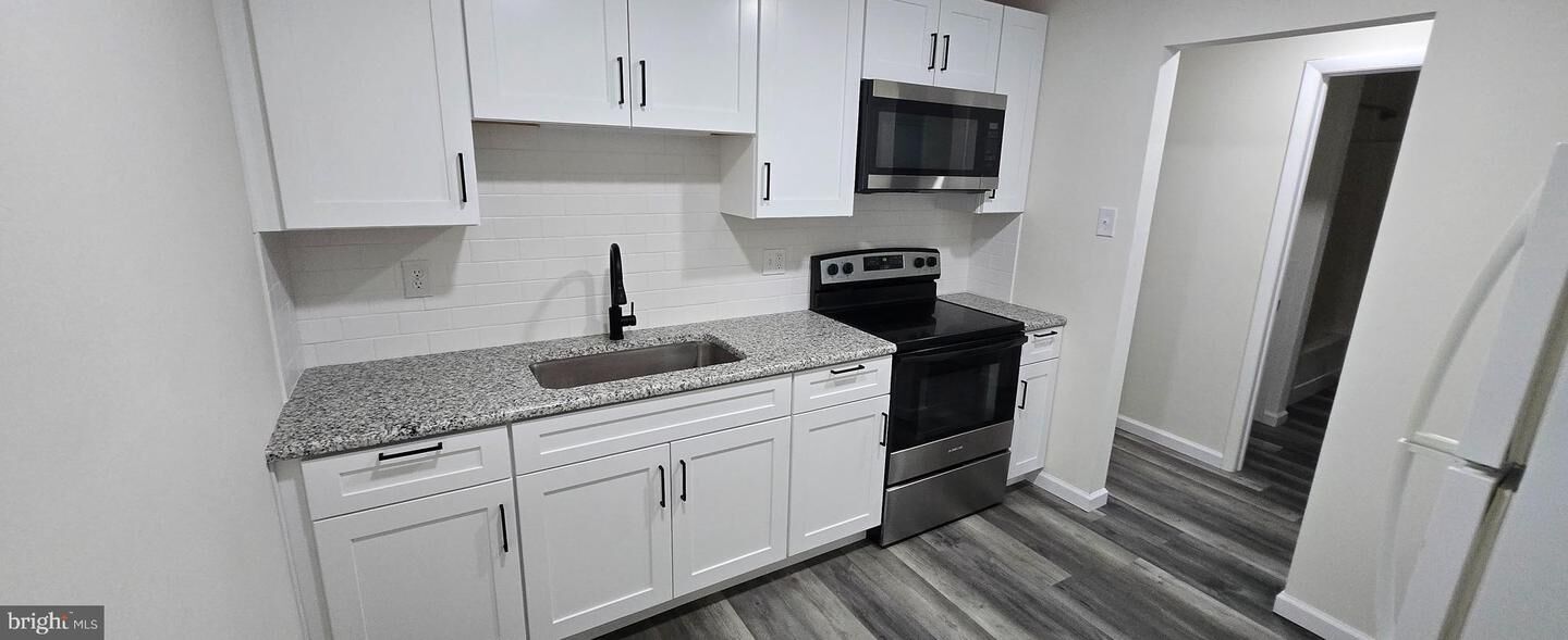 Property Photo:  300 W Frack Street 1A  PA 17931 