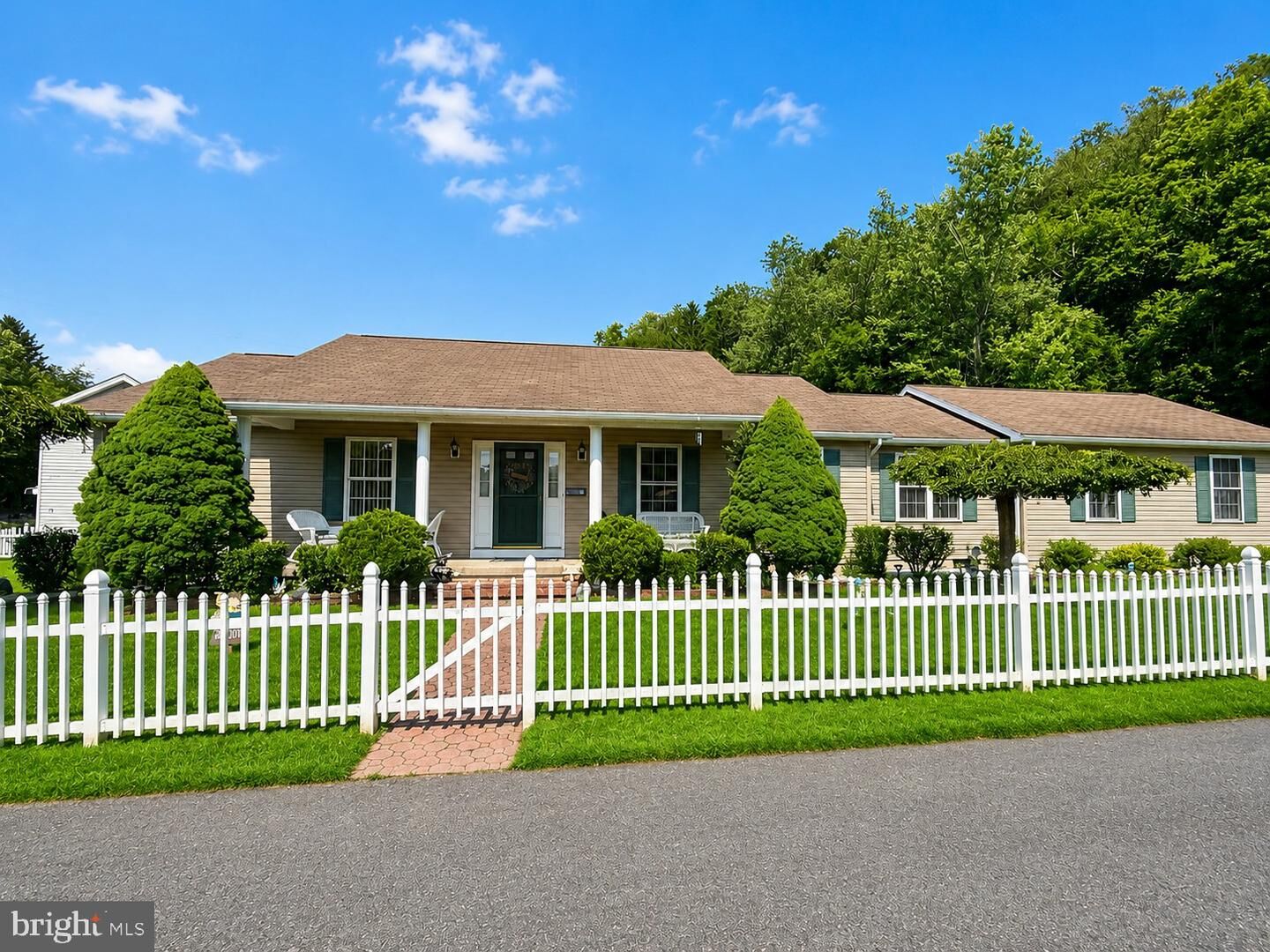 Property Photo: 11 E Railroad Street MD 21539
