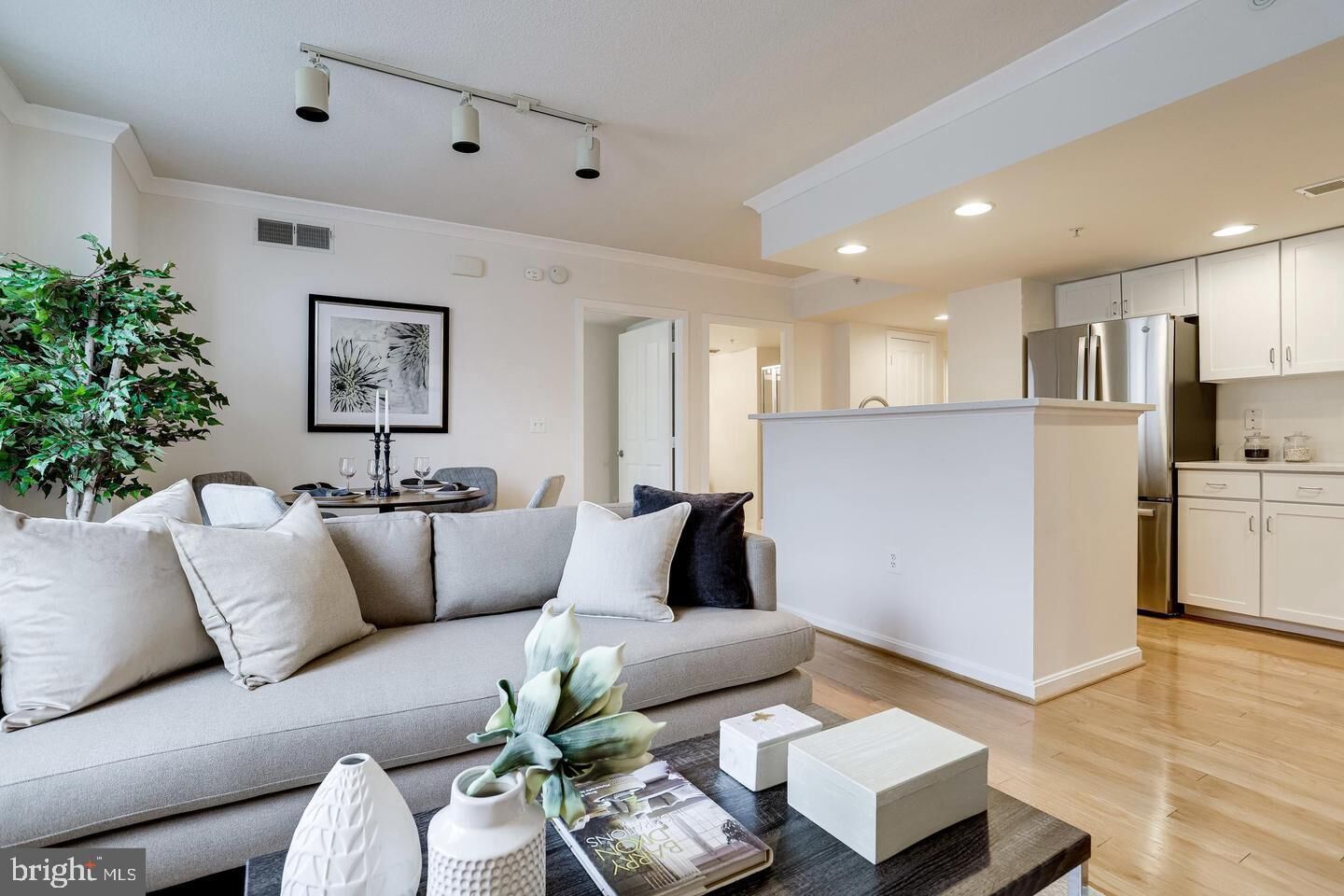 Property Photo: 2220 Fairfax Drive N 803 VA 22201
