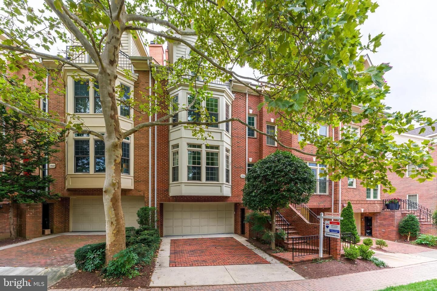 Property Photo:  1544 N Colonial Terrace  VA 22209 