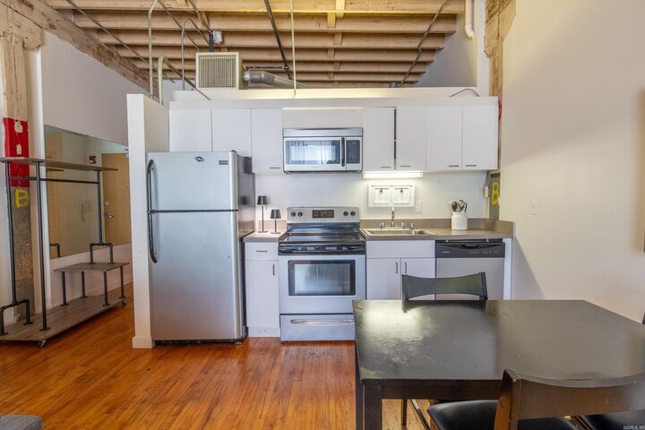 Property Photo: 423 E 3rd #218 AR 72116
