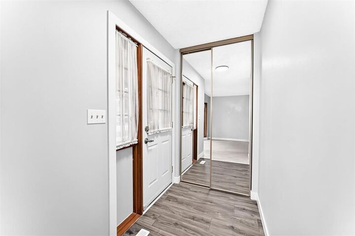 Property Photo:  436 Novavista Drive  MB R2N 3V9 