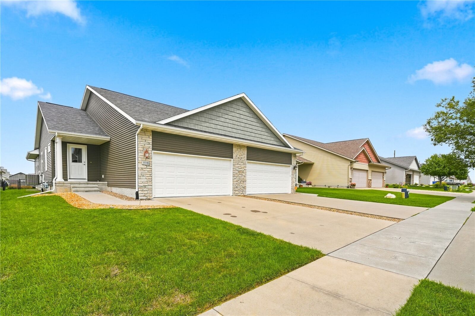 Property Photo:  5508 Dostal Drive SW  IA 52404 