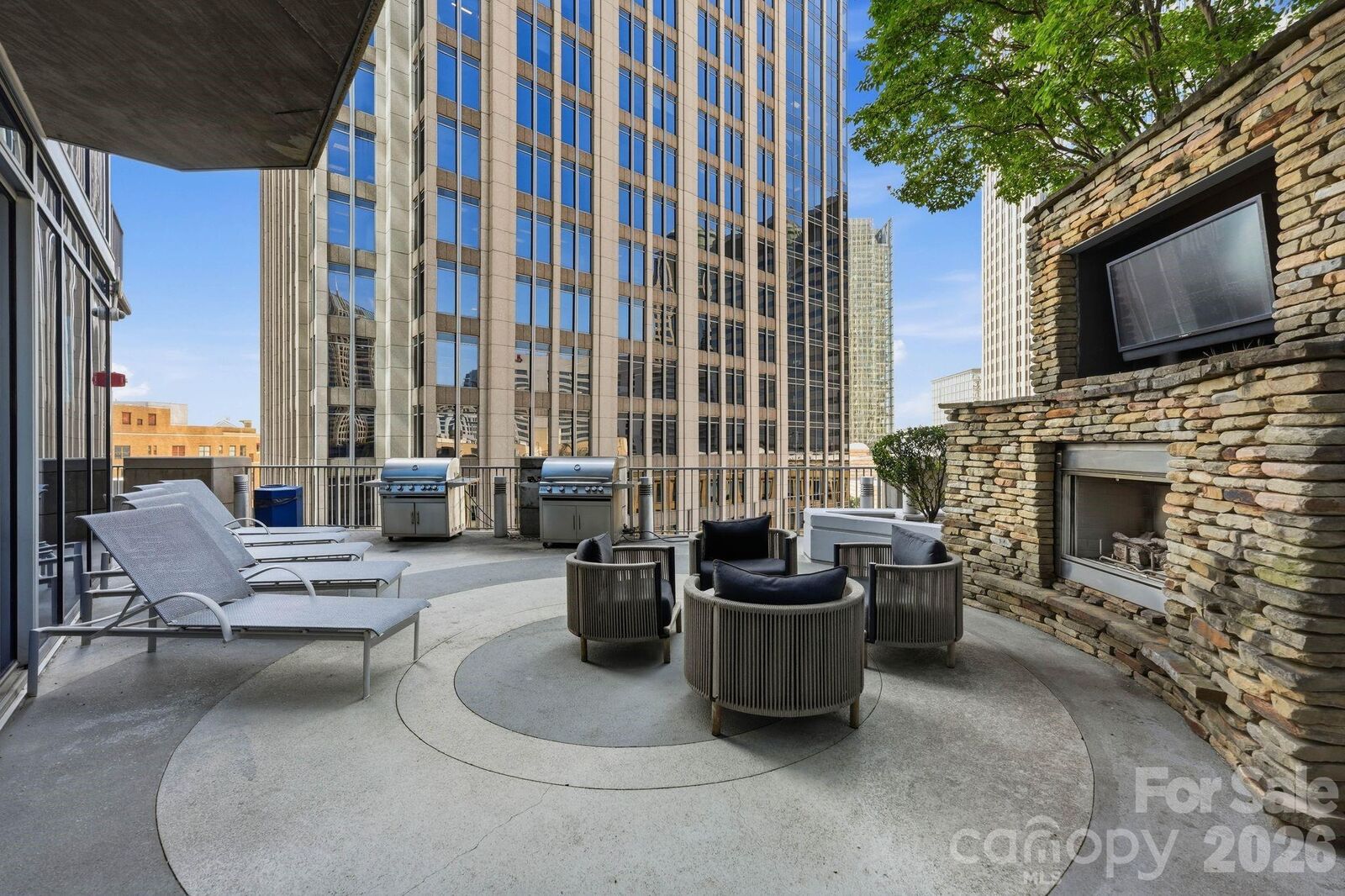 Property Photo: 210 N Church Street 1604 NC 28202