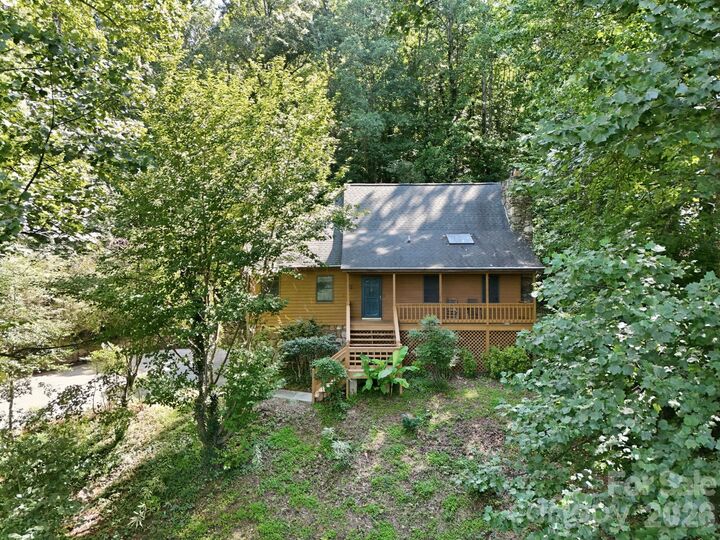 Property Photo:  34 Tuckaway Drive  NC 28803 