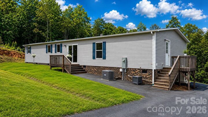 Property Photo: 4223 Gouge Avenue NC 28655