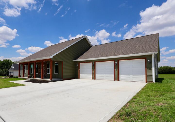 Property Photo:  1564 Brooke Park Drive  OH 43113 