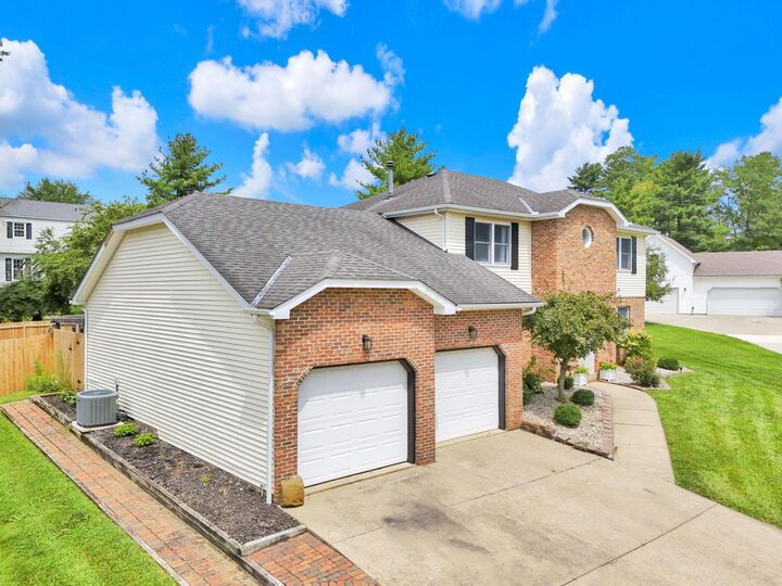 Property Photo:  1663 Parkland Drive  OH 43130 
