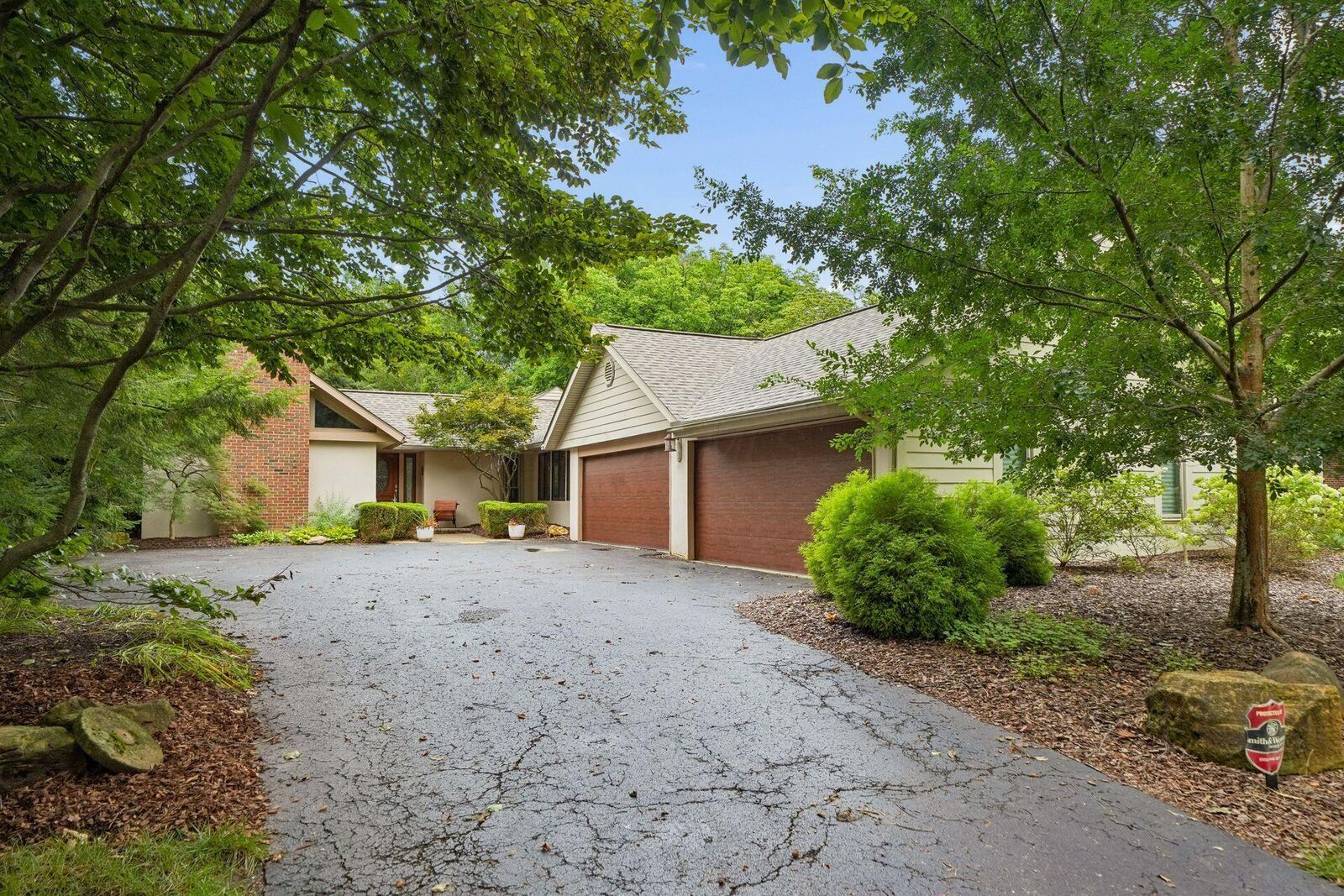 Property Photo:  2756 Lear Road  OH 43220 