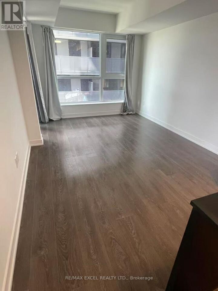 Property Photo:  8 Tippett Road 422  ON M3H 0E7 