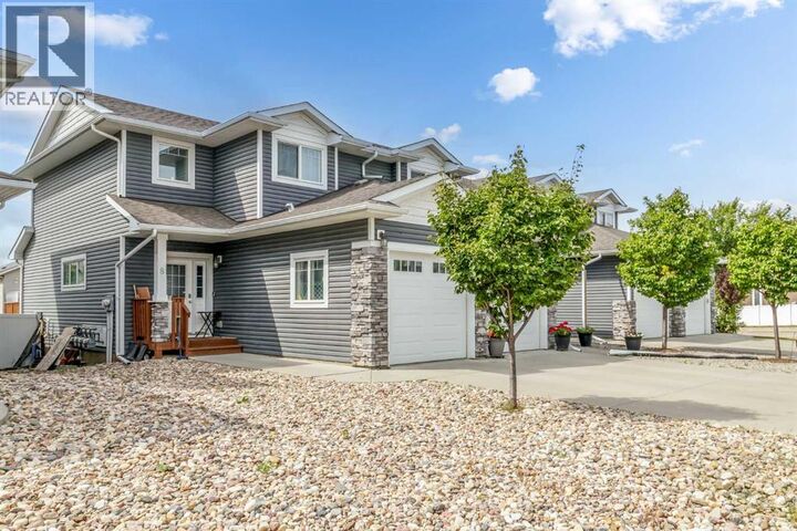 Property Photo: 8 Sullivan Close AB T4R 0P9
