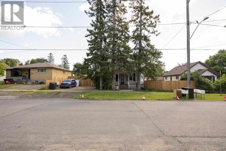 Property Photo: 73 Empress Ave N ON P7A 6C2