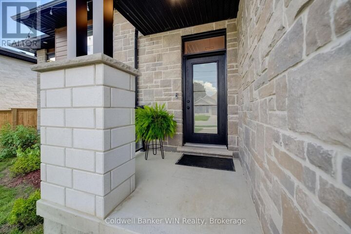 Property Photo: 430 Wellington Street East ON N0G 2L4