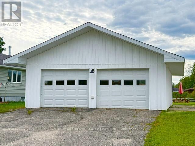 Property Photo: 4 Niagara Street ON P5N 2B8