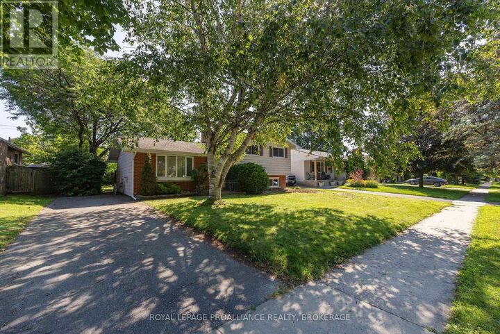 Property Photo: 250 Glen Castle Road ON K7M 4N8